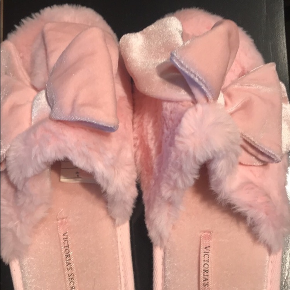 NEVER WORN Victoria’s Secret slipper